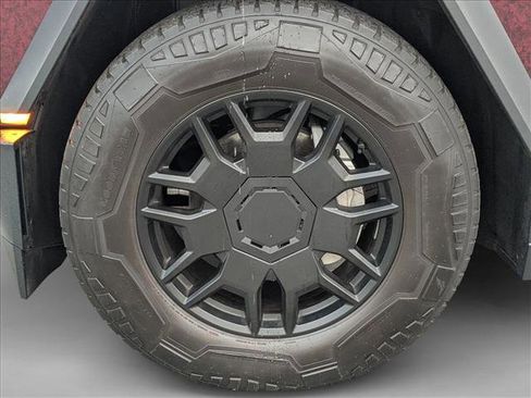 Used 2024 Tesla Cybertruck AWD Crew Cab image 22