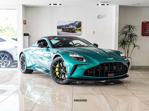 Used 2026 Aston Martin V8 Vantage Coupe RWD image 5