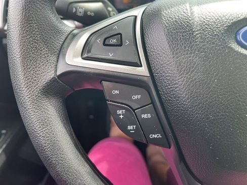 Used 2020 Ford Fusion SE FWD image 42