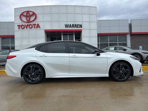 Used 2026 Toyota Camry XSE w/ Premium Plus Package FWD image 3