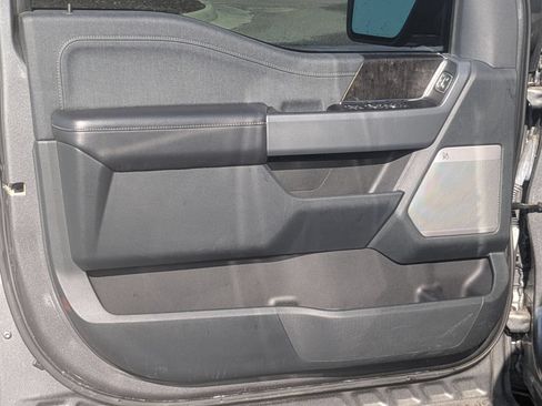 Used 2021 Ford F150 Lariat RWD image 11