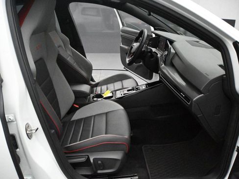 Used 2023 Volkswagen GTI SE FWD image 18