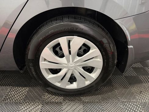 Used 2022 Nissan Versa S FWD image 12