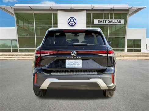 Used 2025 Volkswagen Tiguan S image 4