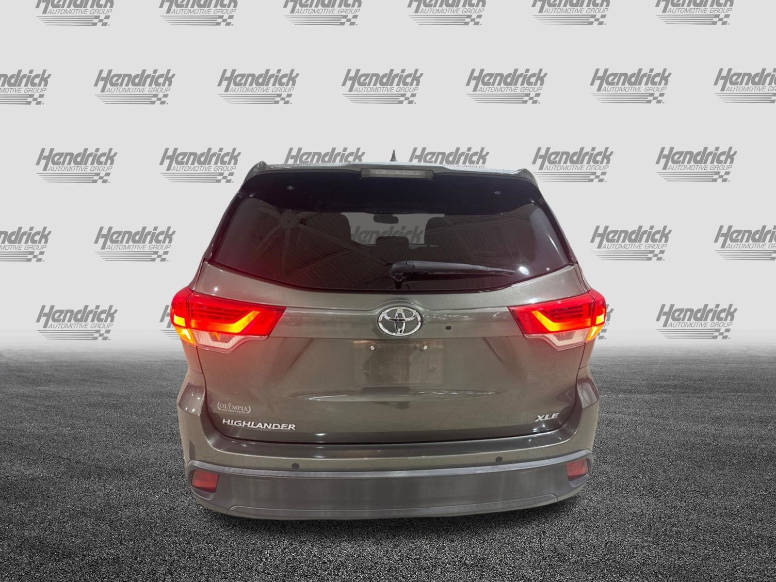 Used 2018 Toyota Highlander XLE FWD image 7