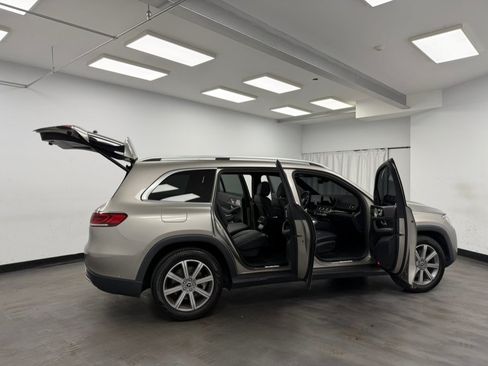 Used 2022 Mercedes-Benz GLS 450 4MATIC image 30
