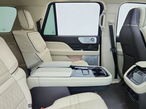 Used 2024 Lincoln Navigator L Black Label image 24