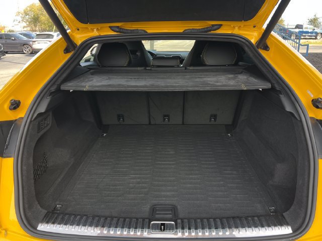 Used 2020 Lamborghini Urus AWD/4WD image 33