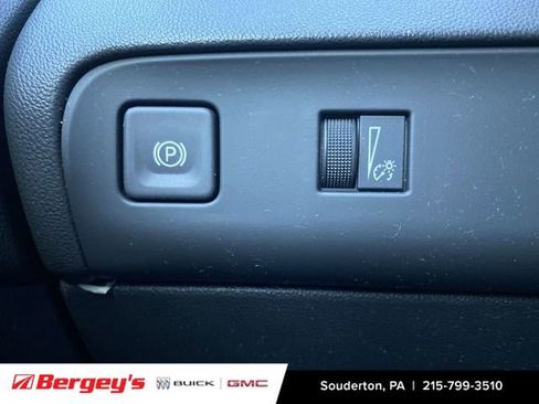 Certified 2023 Buick Enclave Essence image 20