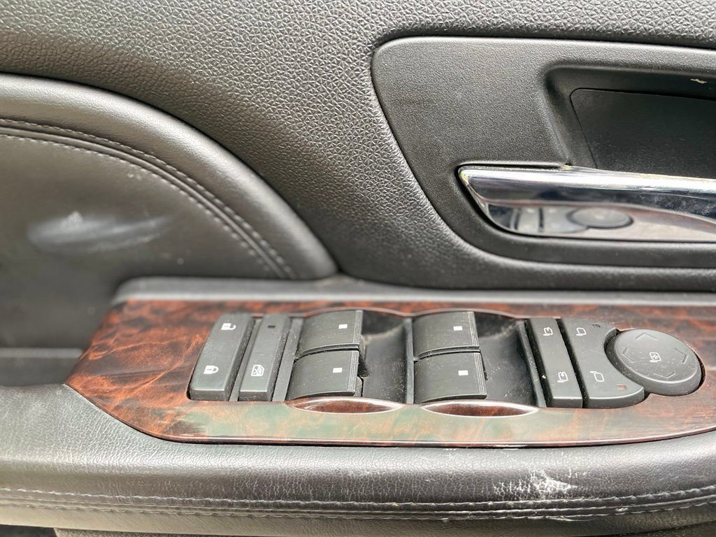Used 2007 GMC Yukon Denali AWD/4WD image 8