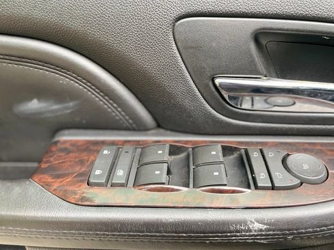 Used 2007 GMC Yukon Denali AWD/4WD image 8