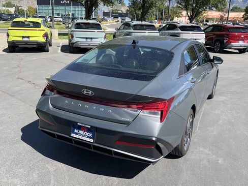 Certified 2026 Hyundai Elantra Limited FWD image 13