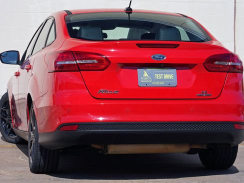 Used 2016 Ford Focus SE w/ Equipment Group 201A FWD image 5