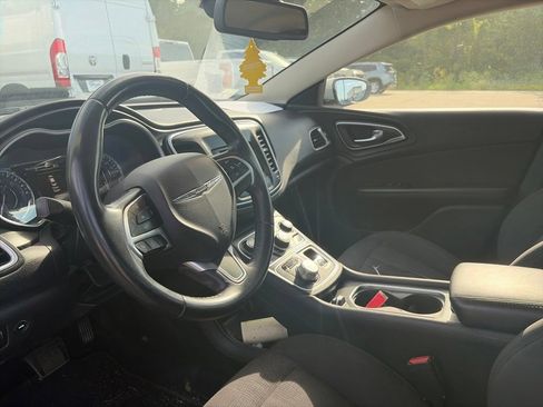 Used 2015 Chrysler 200 Limited w/ Convenience Group FWD image 18