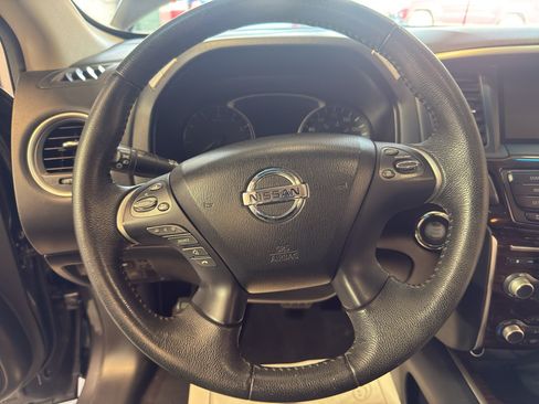 Used 2013 Nissan Pathfinder SL w/ Trailer Tow Pkg AWD/4WD image 17