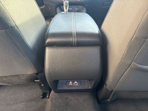 Used 2025 Nissan Altima 2.5 SV image 24