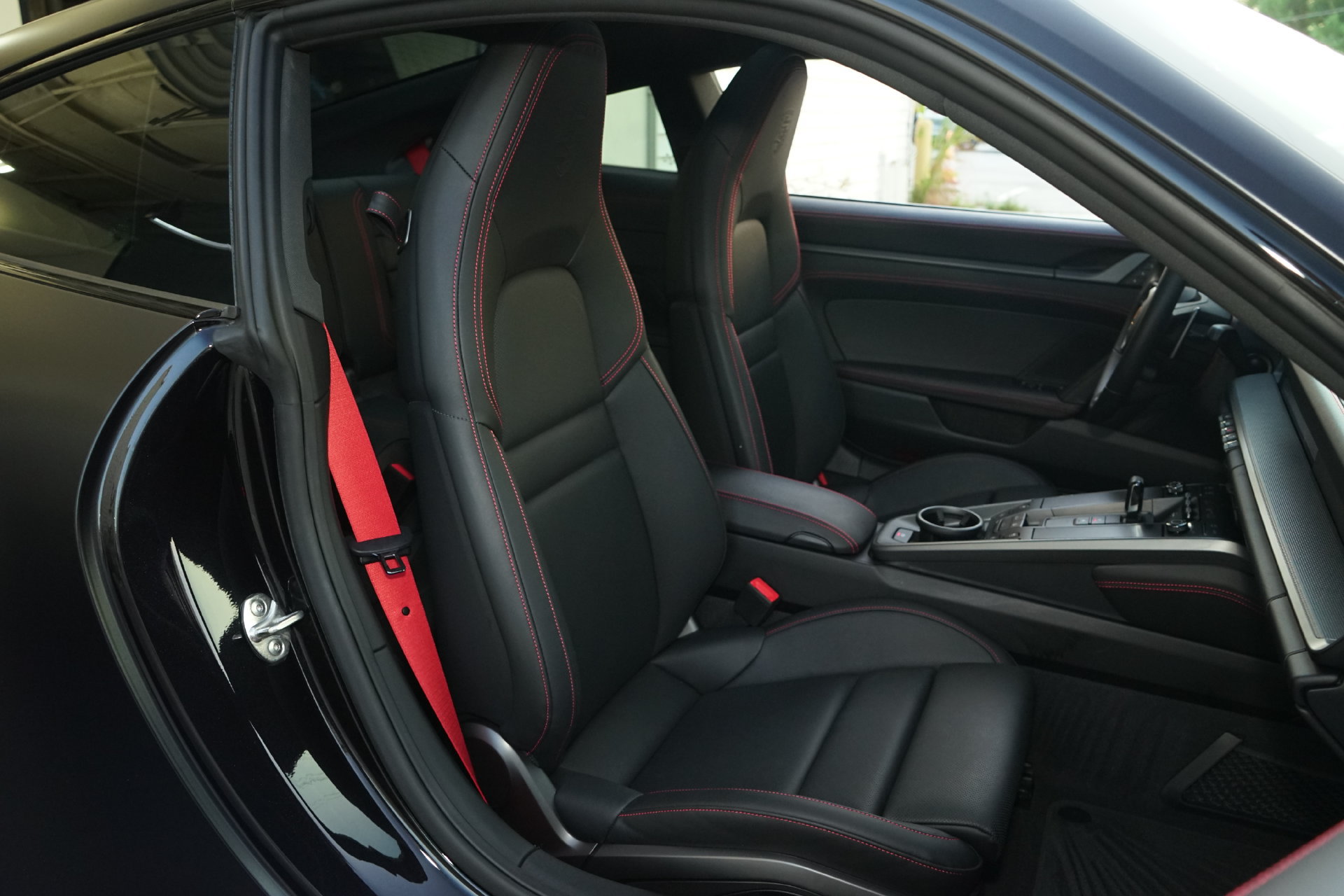 Used 2024 Porsche 911 Carrera S w/ Sport Package RWD image 4