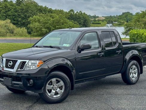 Used 2012 Nissan Frontier SV w/ SV Premium Utility Pkg AWD/4WD image 3