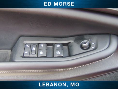 Used 2024 Jeep Grand Cherokee Laredo image 12