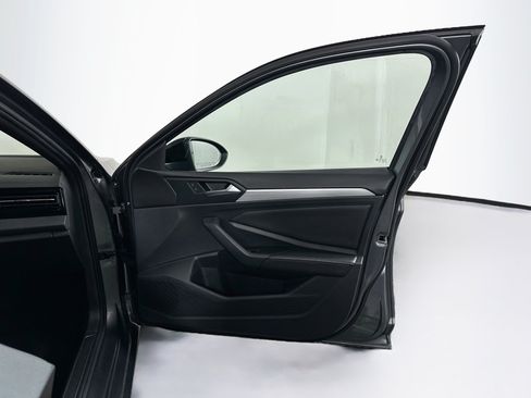 Used 2025 Volkswagen Jetta Sport FWD image 30