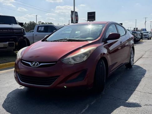 Used 2016 Hyundai Elantra SE image 2