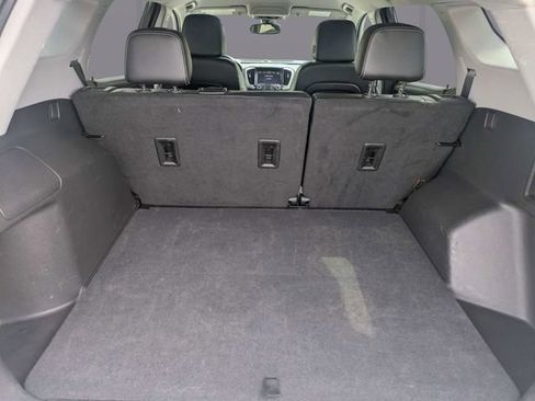 Used 2024 GMC Terrain SLT FWD image 12