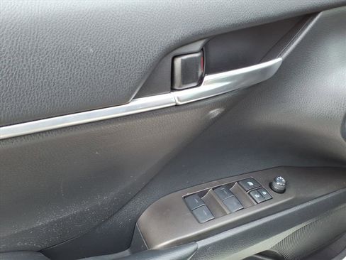 Certified 2023 Toyota Camry SE image 12