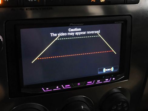 Used 2010 HUMMER H3 Luxury w/ Appearance Package image 20