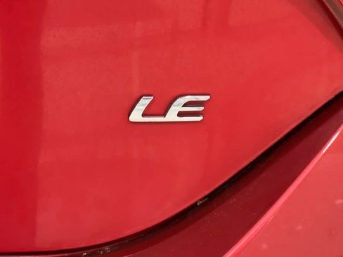 Used 2015 Toyota Corolla LE image 7