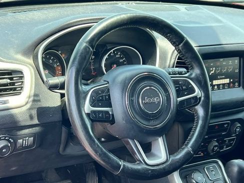 Used 2018 Jeep Compass Latitude w/ Popular Equipment Group AWD/4WD image 16