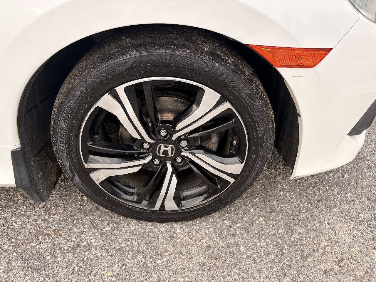 Used 2016 Honda Civic Touring image 27