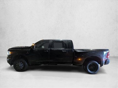 Used 2023 RAM 3500 Laramie w/ Night Edition image 9