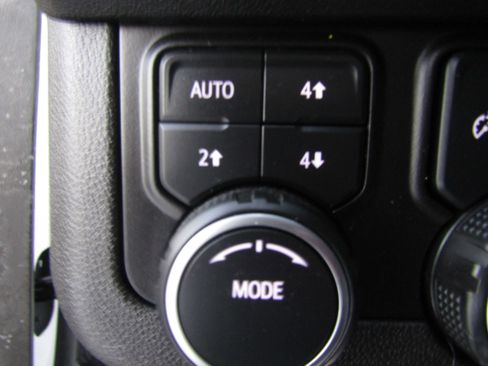 Used 2022 Chevrolet Tahoe Z71 w/ Luxury Package image 18