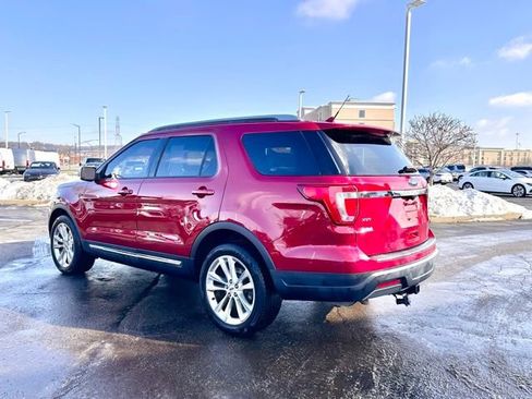 Used 2019 Ford Explorer XLT w/ Equipment Group 202A image 9