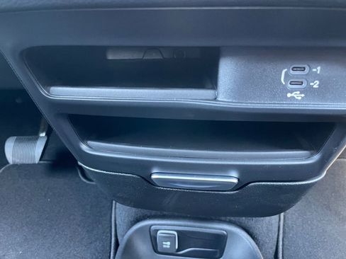 Used 2026 Chrysler Voyager LX FWD image 6