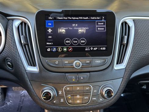 Used 2023 Chevrolet Malibu LT image 7