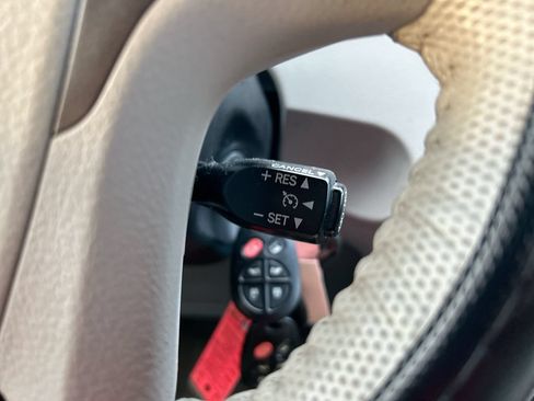 Used 2013 Toyota Sienna XLE FWD image 18