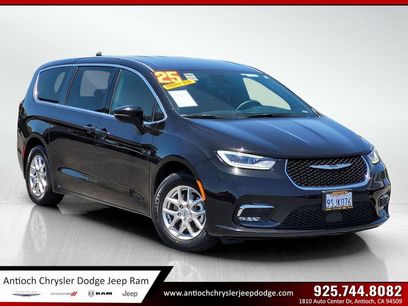 Certified 2025 Chrysler Pacifica Select