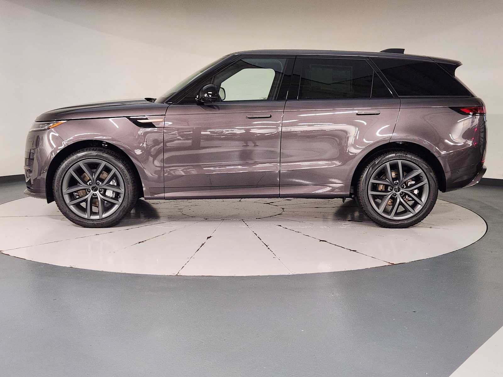 New 2026 Land Rover Range Rover Sport Dynamic SE AWD/4WD image 5