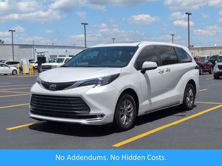 Used 2024 Toyota Sienna XLE FWD video 1