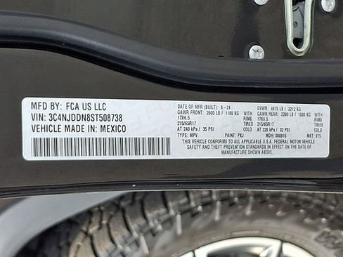 Used 2025 Jeep Compass Trailhawk w/ Trailhawk Elite Group image 27