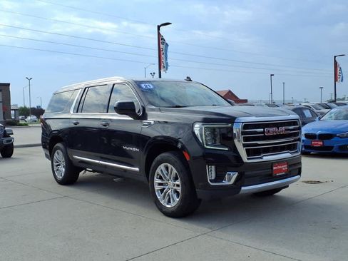 Used 2021 GMC Yukon XL SLT image 6