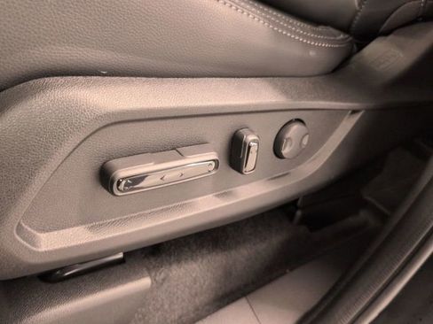 New 2025 Honda Pilot Touring image 21