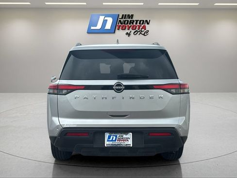 Used 2025 Nissan Pathfinder SV FWD image 6
