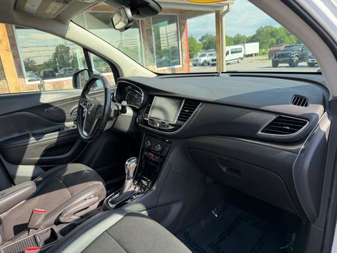 Used 2020 Buick Encore Preferred FWD image 21