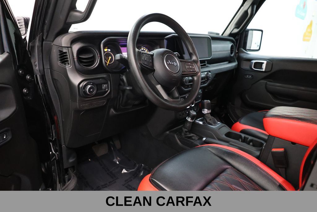 Used 2025 Jeep Wrangler Unlimited Sport AWD/4WD image 13