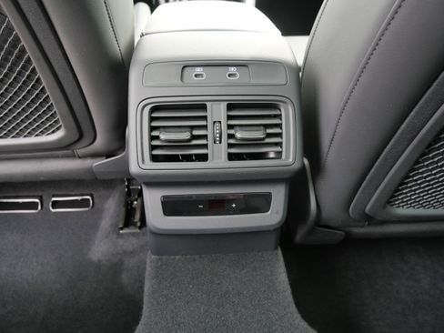 Used 2025 Audi SQ5 Premium Plus AWD/4WD image 18