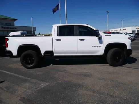 Used 2024 Chevrolet Silverado 2500 ZR2 w/ Technology Package AWD/4WD image 28