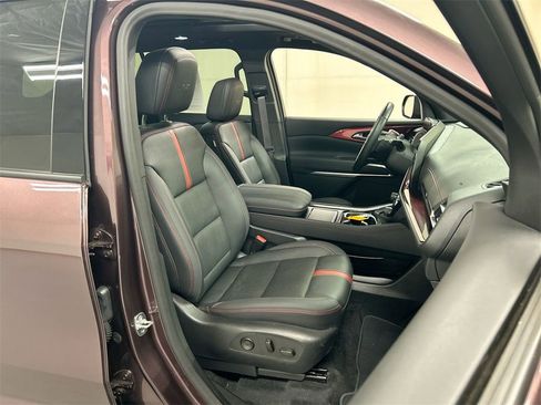 Used 2024 Chevrolet Traverse RS image 24