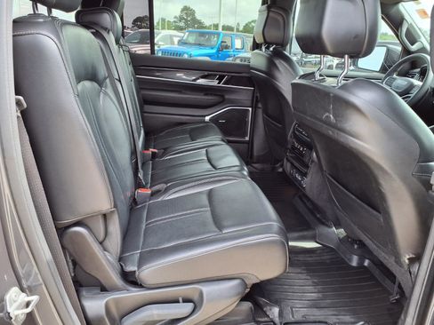 Used 2022 Jeep Wagoneer Series I RWD image 19